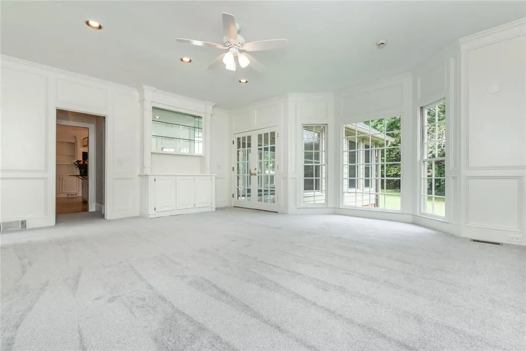 5000 Spruce Bluff Drive, Sandy Springs, Georgia 30350, 4 Bedrooms Bedrooms, ,3 BathroomsBathrooms,Residential,Sold,5000 Spruce Bluff Drive,6772712
