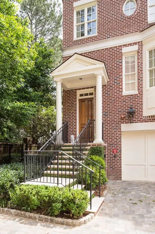 3342 Paces Ferry Avenue Se Unit 5, Atlanta, Georgia 30339, 3 Bedrooms Bedrooms, ,3 BathroomsBathrooms,Residential,Sold,3342 Paces Ferry Avenue Se Unit 5,6015444