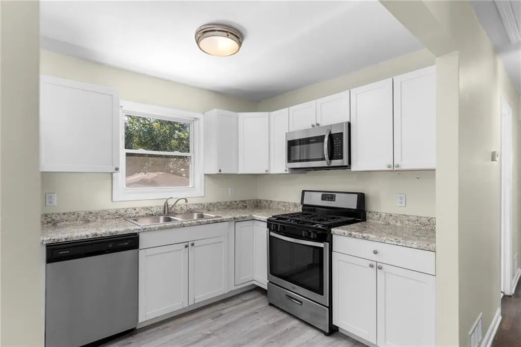 1661 Barrett Drive Nw, Atlanta, Georgia 30318, 3 Bedrooms Bedrooms, ,1 BathroomBathrooms,Residential,For Sale,1661 Barrett Drive Nw,7571086