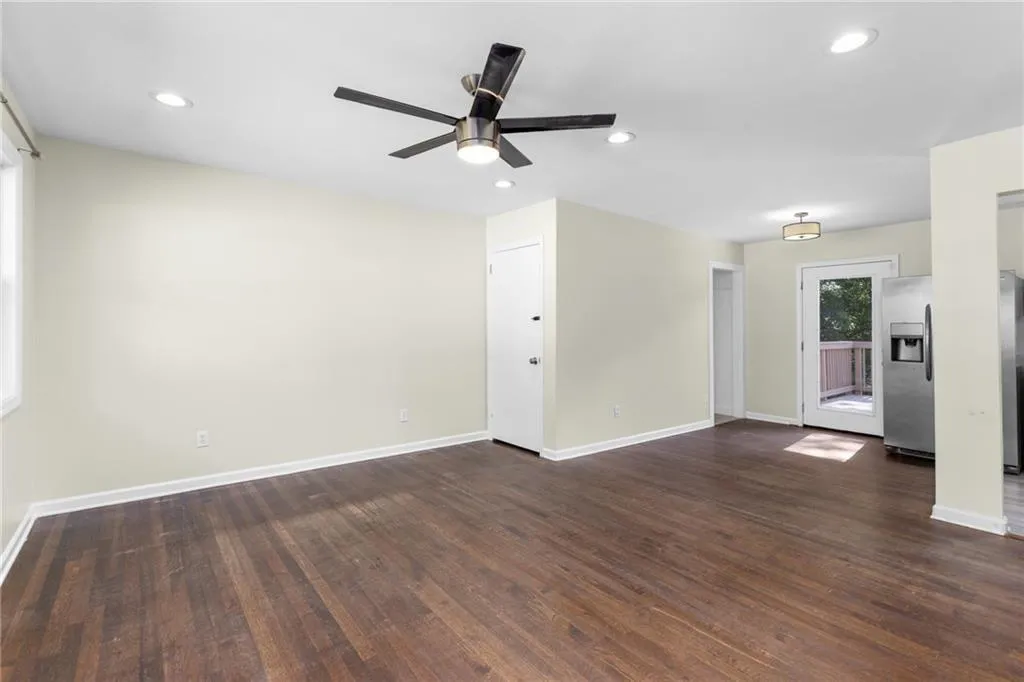 1661 Barrett Drive Nw, Atlanta, Georgia 30318, 3 Bedrooms Bedrooms, ,1 BathroomBathrooms,Residential,For Sale,1661 Barrett Drive Nw,7571086