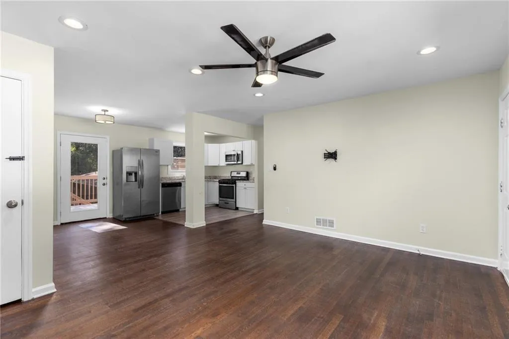 1661 Barrett Drive Nw, Atlanta, Georgia 30318, 3 Bedrooms Bedrooms, ,1 BathroomBathrooms,Residential,For Sale,1661 Barrett Drive Nw,7571086