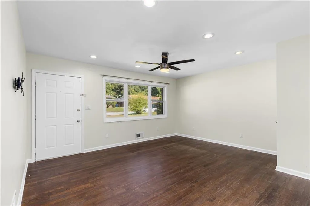 1661 Barrett Drive Nw, Atlanta, Georgia 30318, 3 Bedrooms Bedrooms, ,1 BathroomBathrooms,Residential,For Sale,1661 Barrett Drive Nw,7571086
