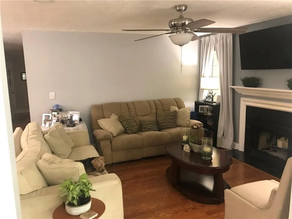 6812 Glenridge Drive Unit I, Sandy Springs, Georgia 30328, 3 Bedrooms Bedrooms, ,2 BathroomsBathrooms,Residential,Sold,6812 Glenridge Drive Unit I,6764380