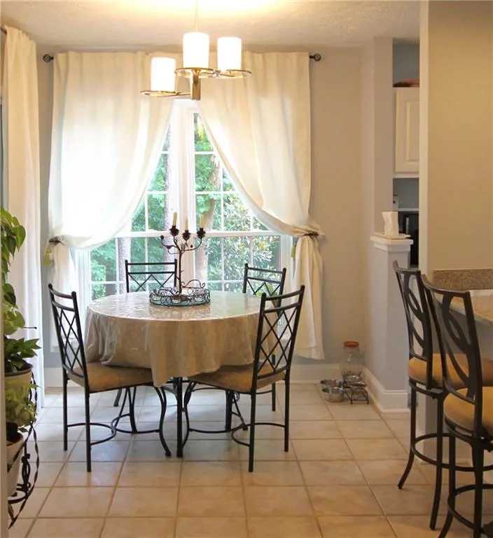 6812 Glenridge Drive Unit I, Sandy Springs, Georgia 30328, 3 Bedrooms Bedrooms, ,2 BathroomsBathrooms,Residential,Sold,6812 Glenridge Drive Unit I,6764380
