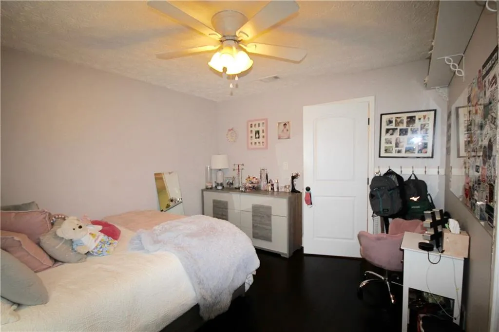 6812 Glenridge Drive Unit I, Sandy Springs, Georgia 30328, 3 Bedrooms Bedrooms, ,2 BathroomsBathrooms,Residential,Sold,6812 Glenridge Drive Unit I,6764380