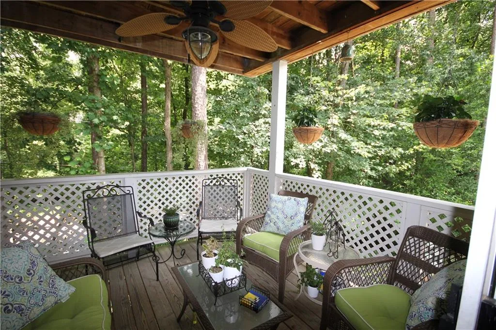 6812 Glenridge Drive Unit I, Sandy Springs, Georgia 30328, 3 Bedrooms Bedrooms, ,2 BathroomsBathrooms,Residential,Sold,6812 Glenridge Drive Unit I,6764380