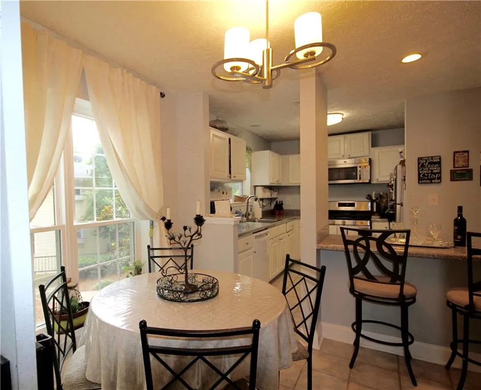 6812 Glenridge Drive Unit I, Sandy Springs, Georgia 30328, 3 Bedrooms Bedrooms, ,2 BathroomsBathrooms,Residential,Sold,6812 Glenridge Drive Unit I,6764380