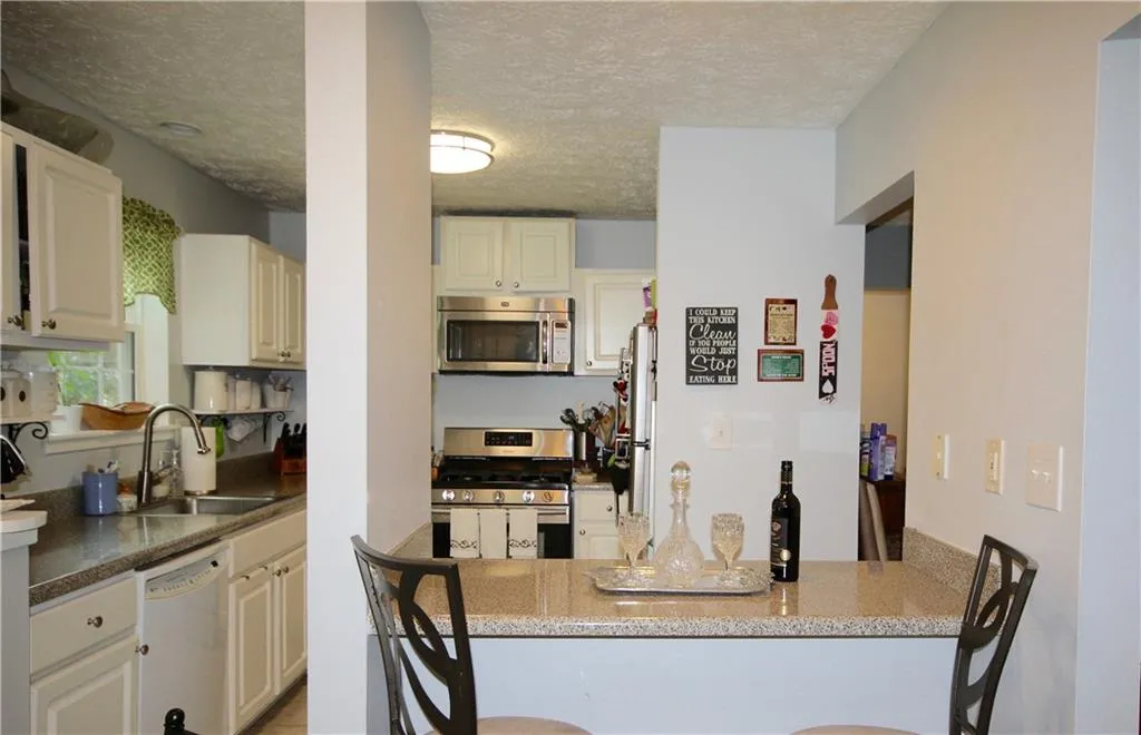 6812 Glenridge Drive Unit I, Sandy Springs, Georgia 30328, 3 Bedrooms Bedrooms, ,2 BathroomsBathrooms,Residential,Sold,6812 Glenridge Drive Unit I,6764380
