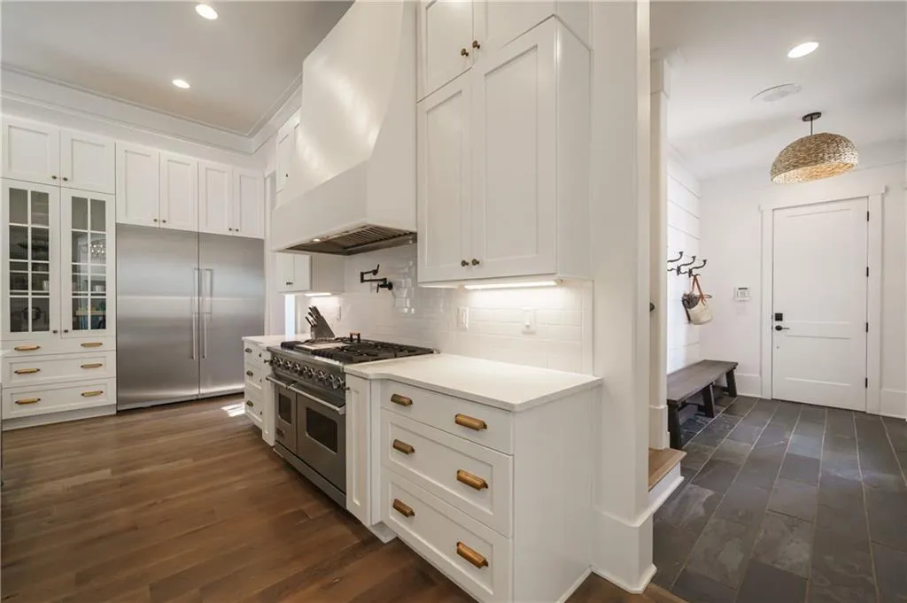 6182 Ferry Drive, Sandy Springs, Georgia 30328, 7 Bedrooms Bedrooms, ,7 BathroomsBathrooms,Residential,Sold,6182 Ferry Drive,6972742