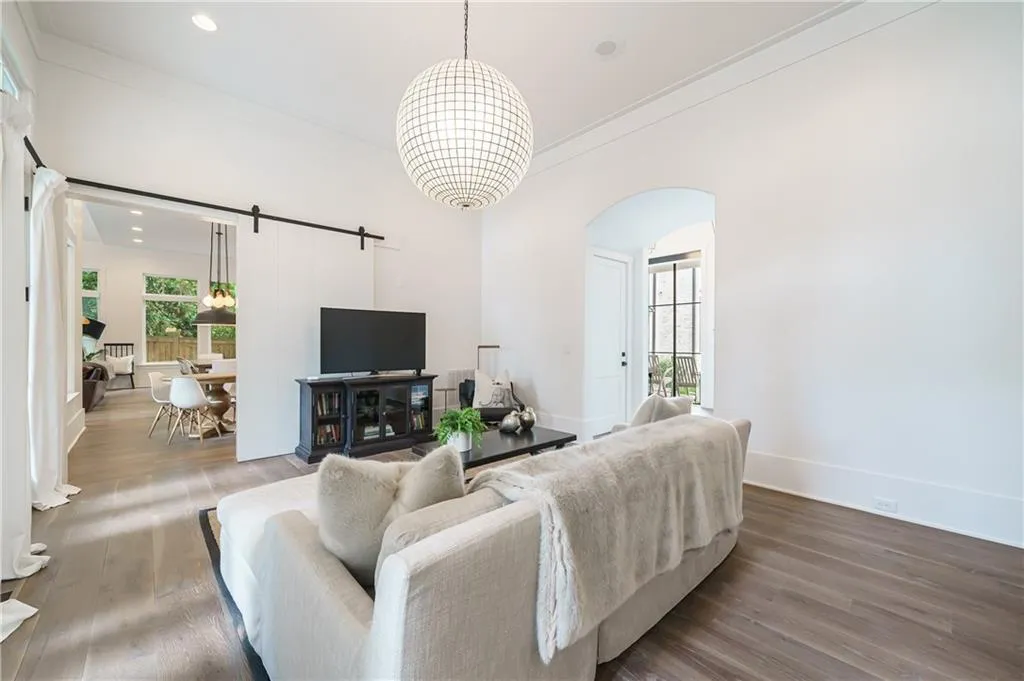 6182 Ferry Drive, Sandy Springs, Georgia 30328, 7 Bedrooms Bedrooms, ,7 BathroomsBathrooms,Residential,Sold,6182 Ferry Drive,6972742