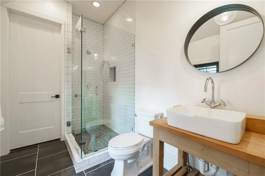 6182 Ferry Drive, Sandy Springs, Georgia 30328, 7 Bedrooms Bedrooms, ,7 BathroomsBathrooms,Residential,Sold,6182 Ferry Drive,6972742