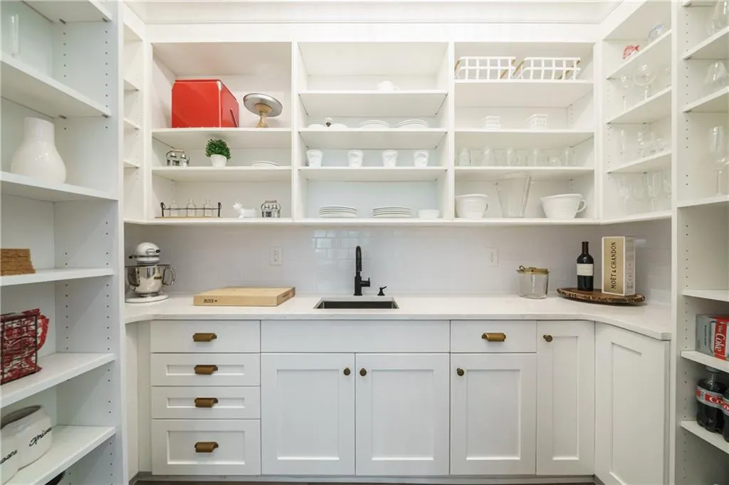 6182 Ferry Drive, Sandy Springs, Georgia 30328, 7 Bedrooms Bedrooms, ,7 BathroomsBathrooms,Residential,Sold,6182 Ferry Drive,6972742