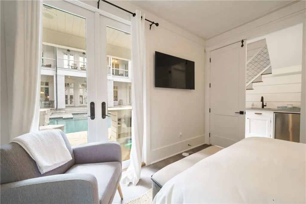 6182 Ferry Drive, Sandy Springs, Georgia 30328, 7 Bedrooms Bedrooms, ,7 BathroomsBathrooms,Residential,Sold,6182 Ferry Drive,6972742