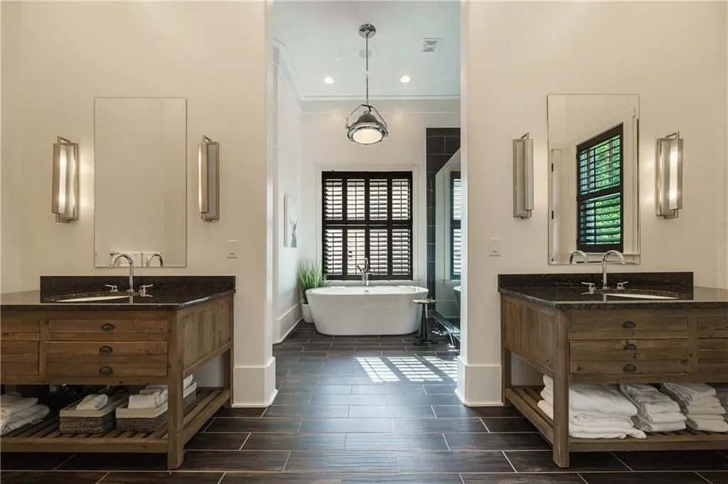 6182 Ferry Drive, Sandy Springs, Georgia 30328, 7 Bedrooms Bedrooms, ,7 BathroomsBathrooms,Residential,Sold,6182 Ferry Drive,6972742