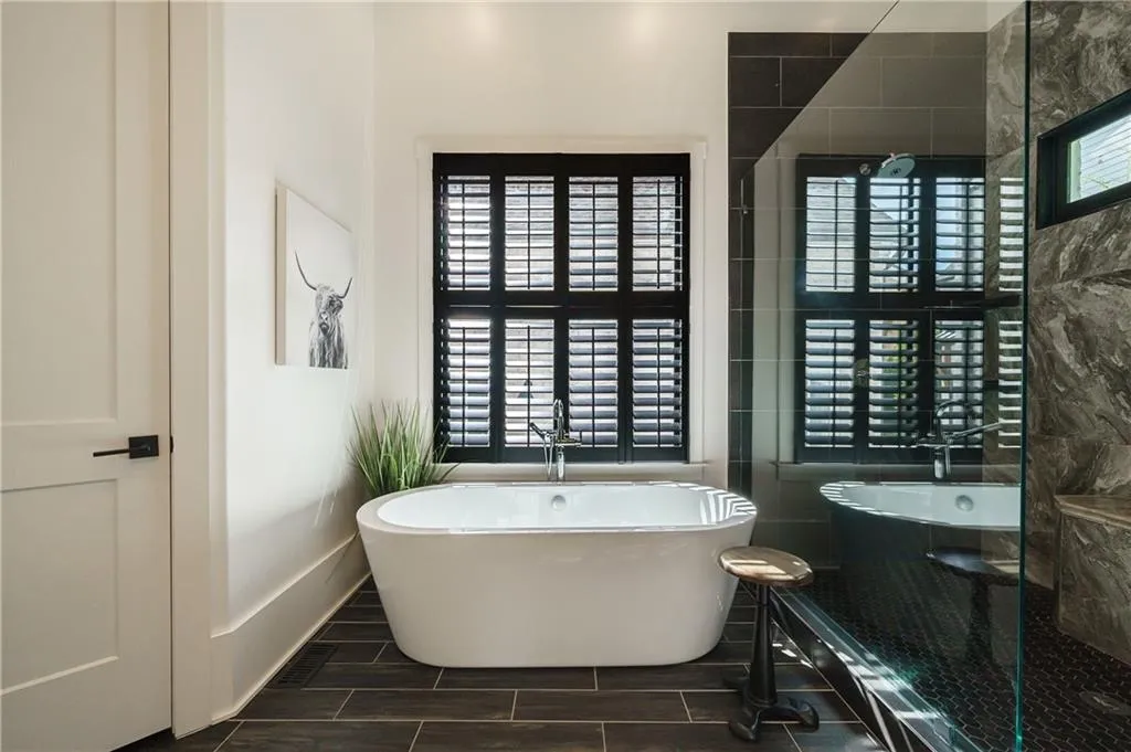 6182 Ferry Drive, Sandy Springs, Georgia 30328, 7 Bedrooms Bedrooms, ,7 BathroomsBathrooms,Residential,Sold,6182 Ferry Drive,6972742