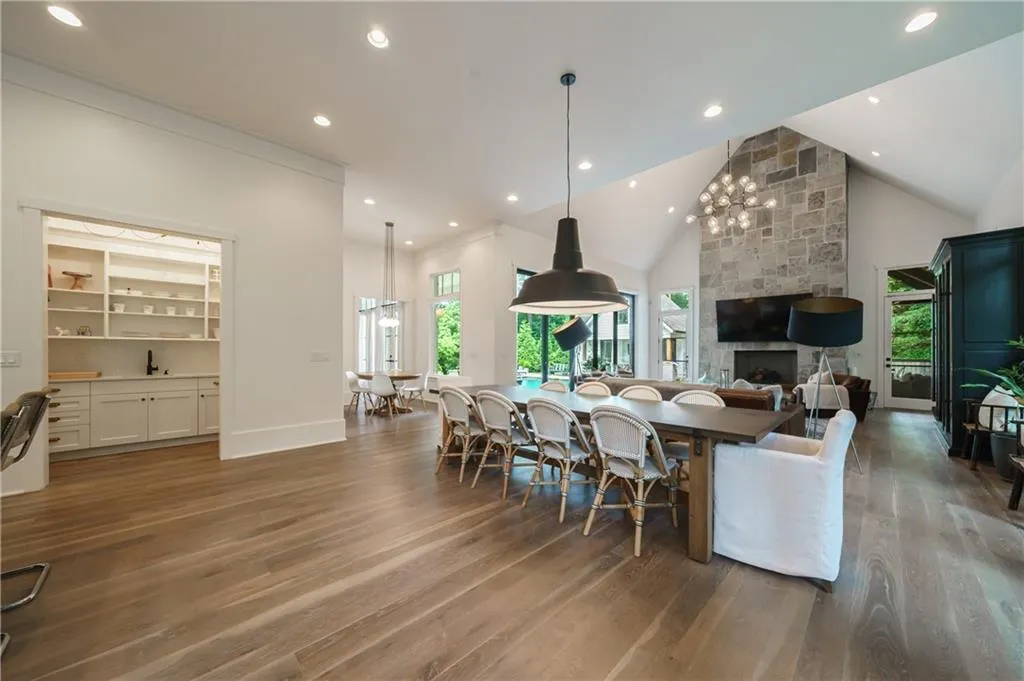 6182 Ferry Drive, Sandy Springs, Georgia 30328, 7 Bedrooms Bedrooms, ,7 BathroomsBathrooms,Residential,Sold,6182 Ferry Drive,6972742