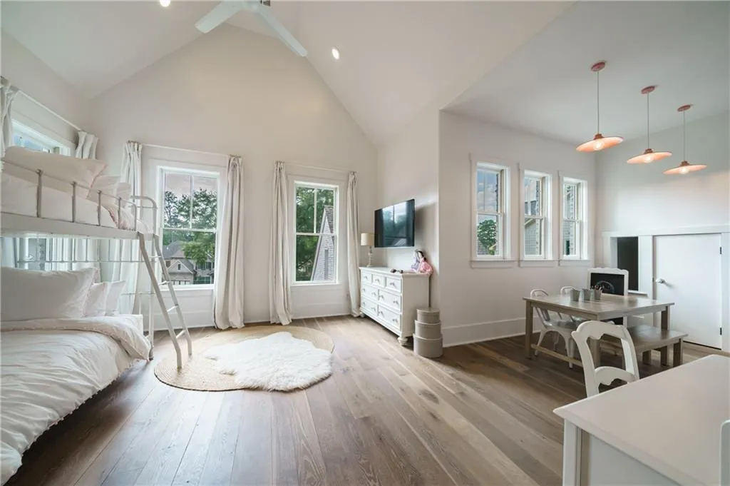 6182 Ferry Drive, Sandy Springs, Georgia 30328, 7 Bedrooms Bedrooms, ,7 BathroomsBathrooms,Residential,Sold,6182 Ferry Drive,6972742