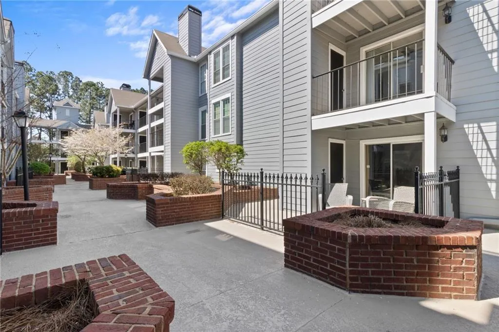 327 Granville Court, Sandy Springs, Georgia 30328, 1 Bedroom Bedrooms, ,1 BathroomBathrooms,Residential,Sold,327 Granville Court,7191841