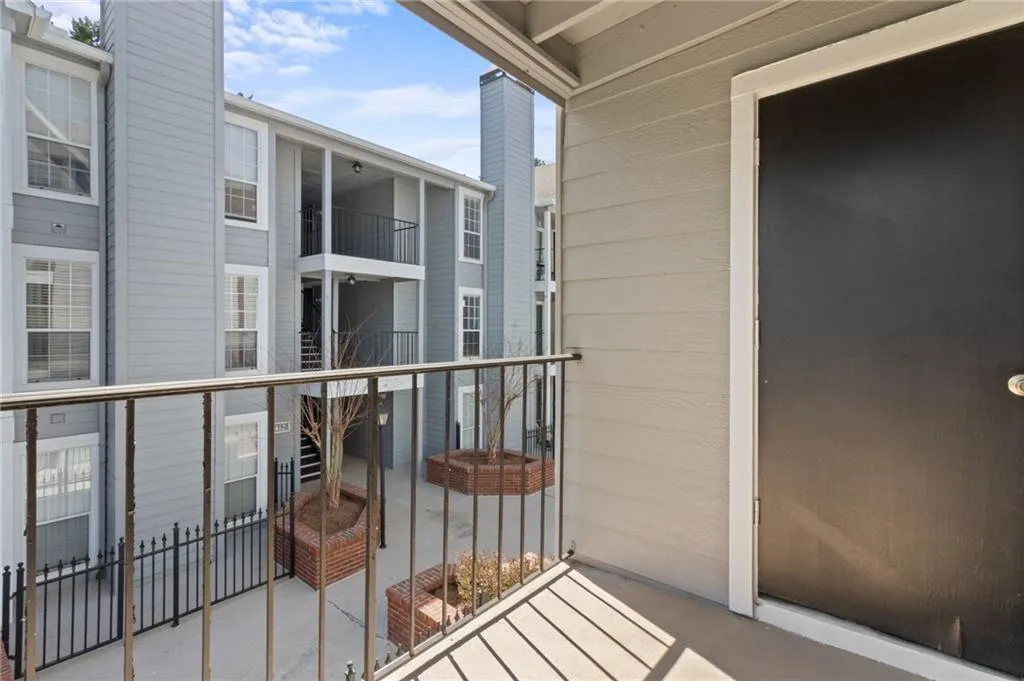 327 Granville Court, Sandy Springs, Georgia 30328, 1 Bedroom Bedrooms, ,1 BathroomBathrooms,Residential,Sold,327 Granville Court,7191841