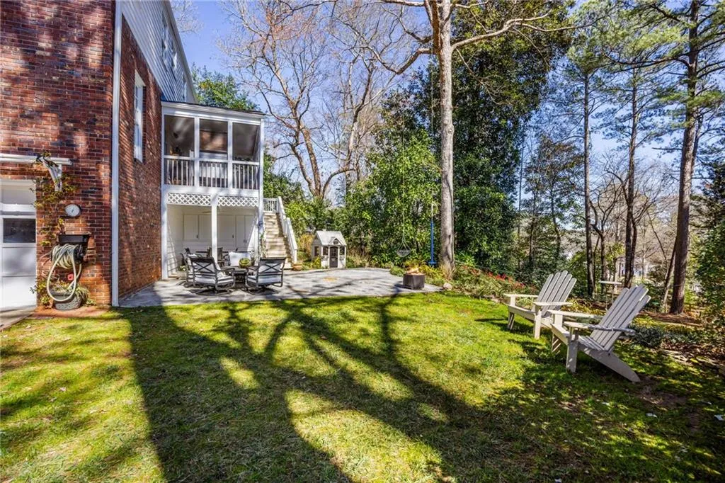 Great yard space off driveway