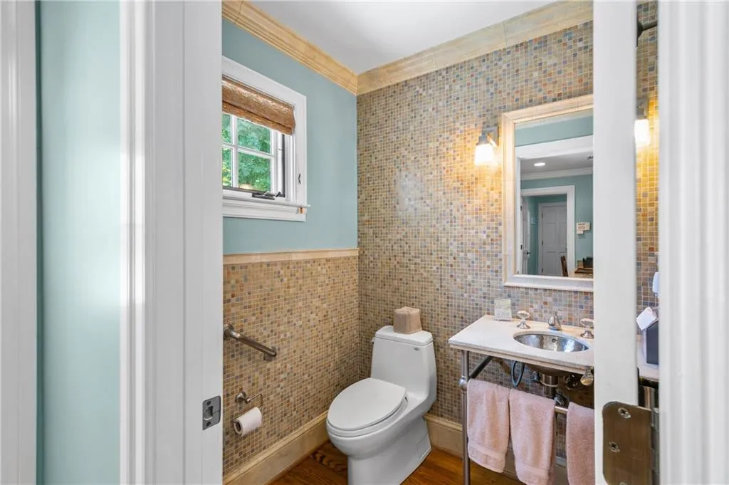 1955 Old Dominion Drive, Atlanta, Georgia 30350, 5 Bedrooms Bedrooms, ,3 BathroomsBathrooms,Residential,Sold,1955 Old Dominion Drive,7435057