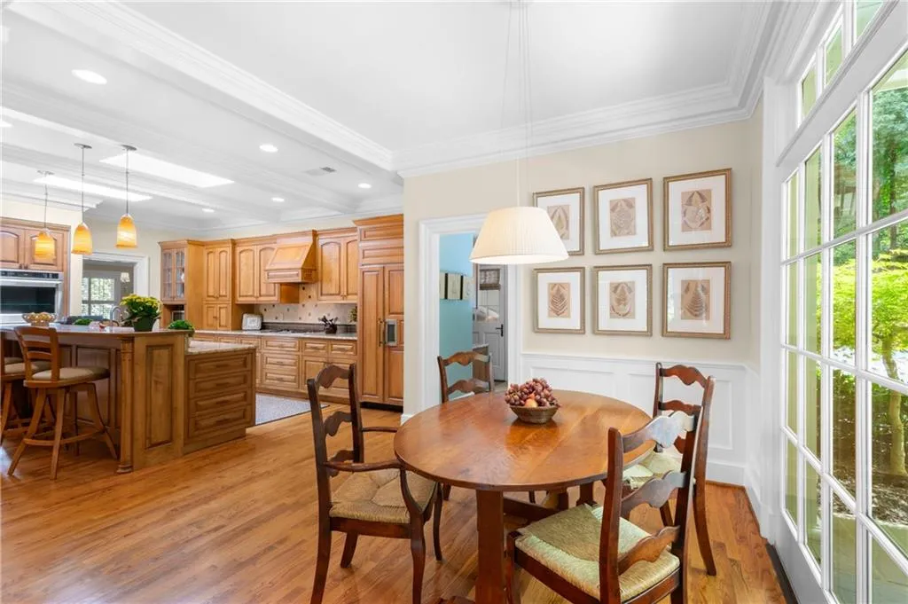 Eat in kitchen breakfast room with beam ceiling
