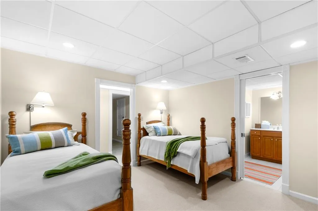 1955 Old Dominion Drive, Atlanta, Georgia 30350, 5 Bedrooms Bedrooms, ,3 BathroomsBathrooms,Residential,Sold,1955 Old Dominion Drive,7435057