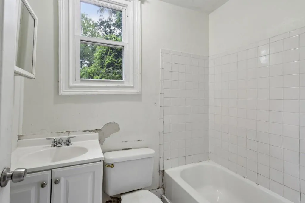 Georgia 30318, ,2 BathroomsBathrooms,Residential,For Sale,7627398