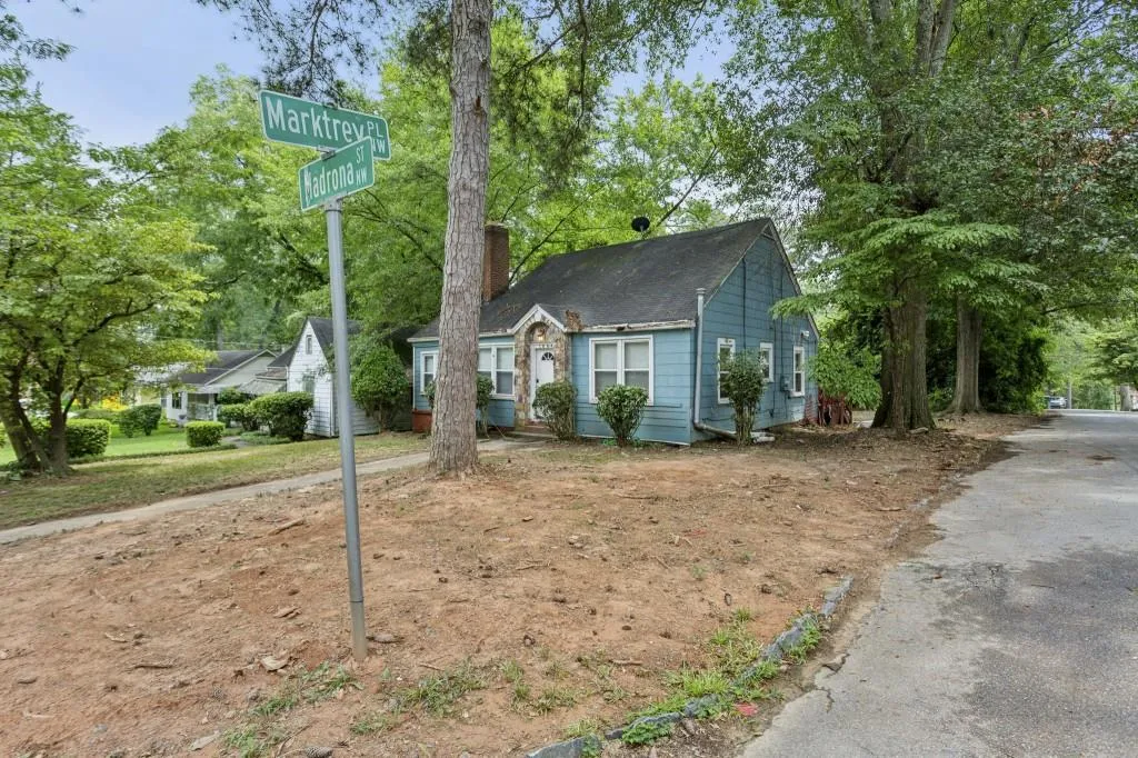 Georgia 30318, ,2 BathroomsBathrooms,Residential,For Sale,7627398