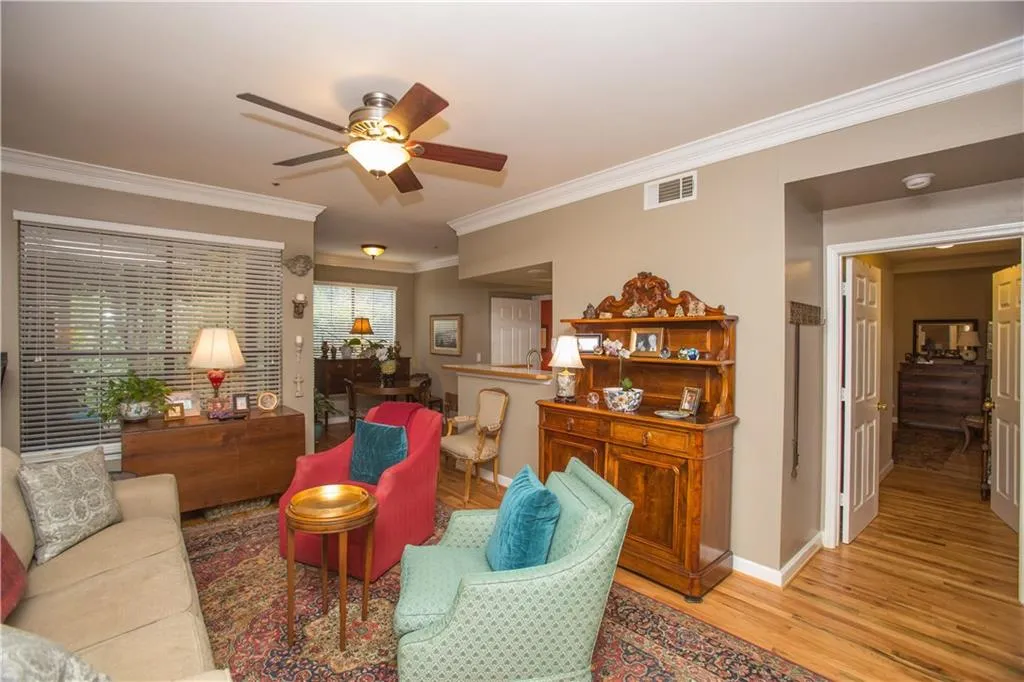 3777 Peachtree Road Ne Unit 1313, Atlanta, Georgia 30319, 2 Bedrooms Bedrooms, ,1 BathroomBathrooms,Residential,Sold,3777 Peachtree Road Ne Unit 1313,5905736