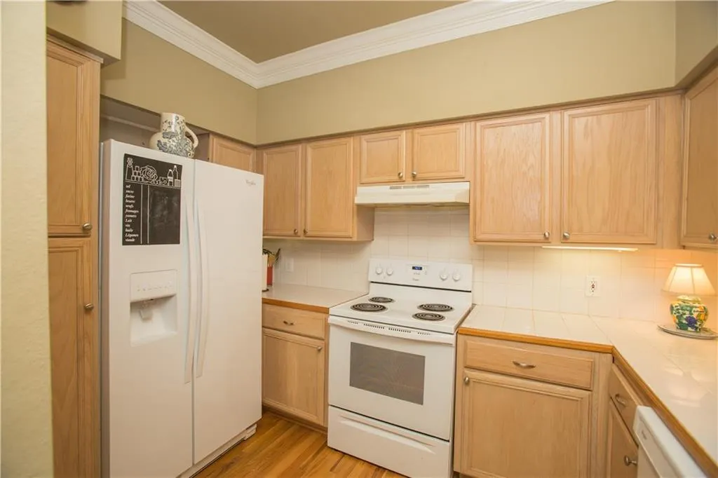 3777 Peachtree Road Ne Unit 1313, Atlanta, Georgia 30319, 2 Bedrooms Bedrooms, ,1 BathroomBathrooms,Residential,Sold,3777 Peachtree Road Ne Unit 1313,5905736