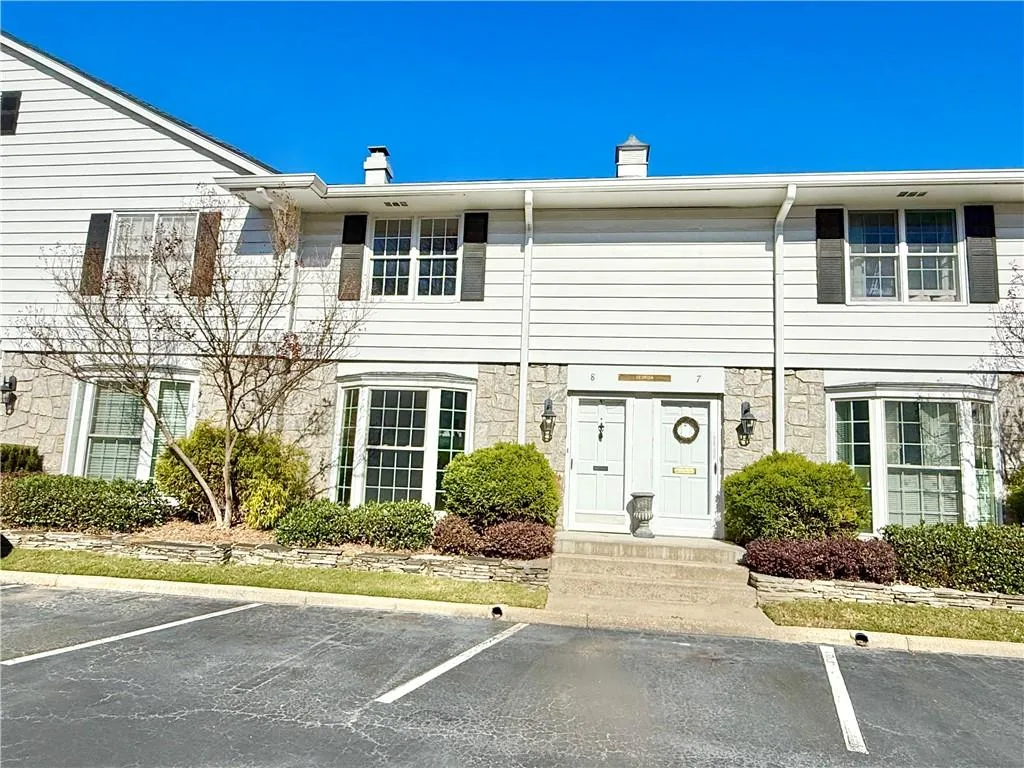136 Peachtree Memorial Drive Nw Unit Ga8, Atlanta, Georgia 30309, 2 Bedrooms Bedrooms, 0 ,1 BathroomBathrooms,Residential,For Sale,136 Peachtree Memorial Drive Nw Unit Ga8,7679989
