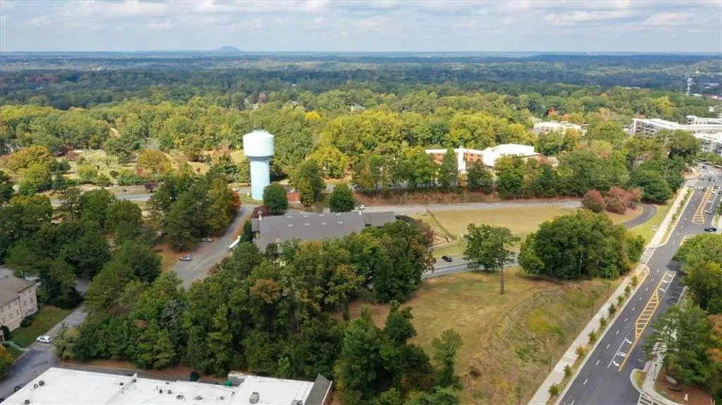 264 Le Gran Bend, Atlanta, Georgia 30328, 2 Bedrooms Bedrooms, ,2 BathroomsBathrooms,Residential,Sold,264 Le Gran Bend,7167942