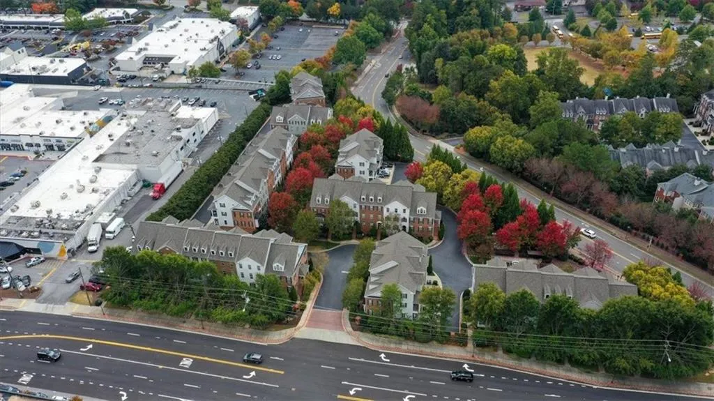 264 Le Gran Bend, Atlanta, Georgia 30328, 2 Bedrooms Bedrooms, ,2 BathroomsBathrooms,Residential,Sold,264 Le Gran Bend,7167942