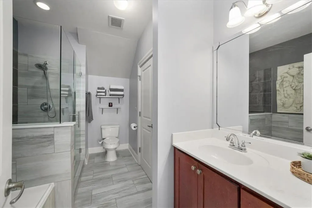 264 Le Gran Bend, Atlanta, Georgia 30328, 2 Bedrooms Bedrooms, ,2 BathroomsBathrooms,Residential,Sold,264 Le Gran Bend,7167942