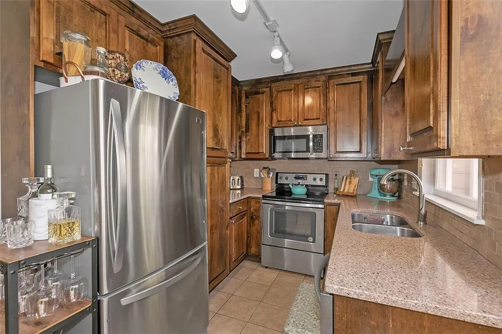 7500 Roswell Road Unit 45, Sandy Springs, Georgia 30350, 2 Bedrooms Bedrooms, ,2 BathroomsBathrooms,Residential,Sold,7500 Roswell Road Unit 45,6997685