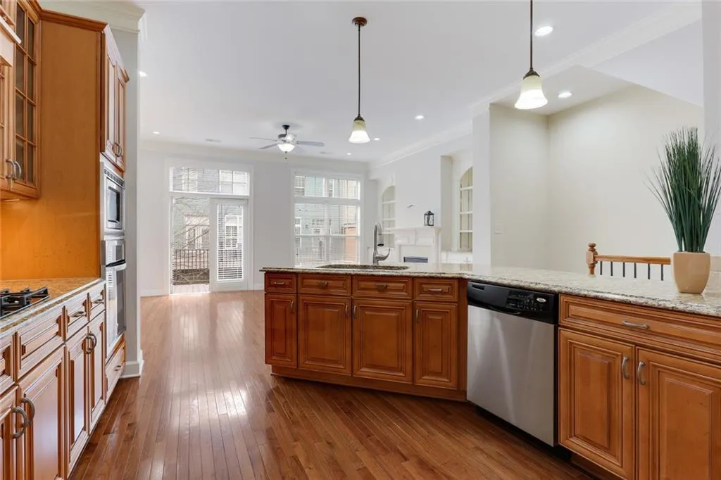 930 Telfair Close, Sandy Springs, Georgia 30350, 3 Bedrooms Bedrooms, ,3 BathroomsBathrooms,Residential,Sold,930 Telfair Close,6526400