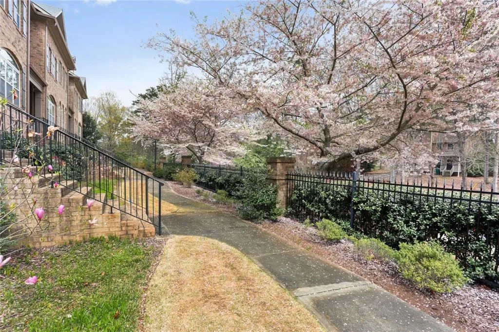 930 Telfair Close, Sandy Springs, Georgia 30350, 3 Bedrooms Bedrooms, ,3 BathroomsBathrooms,Residential,Sold,930 Telfair Close,6526400