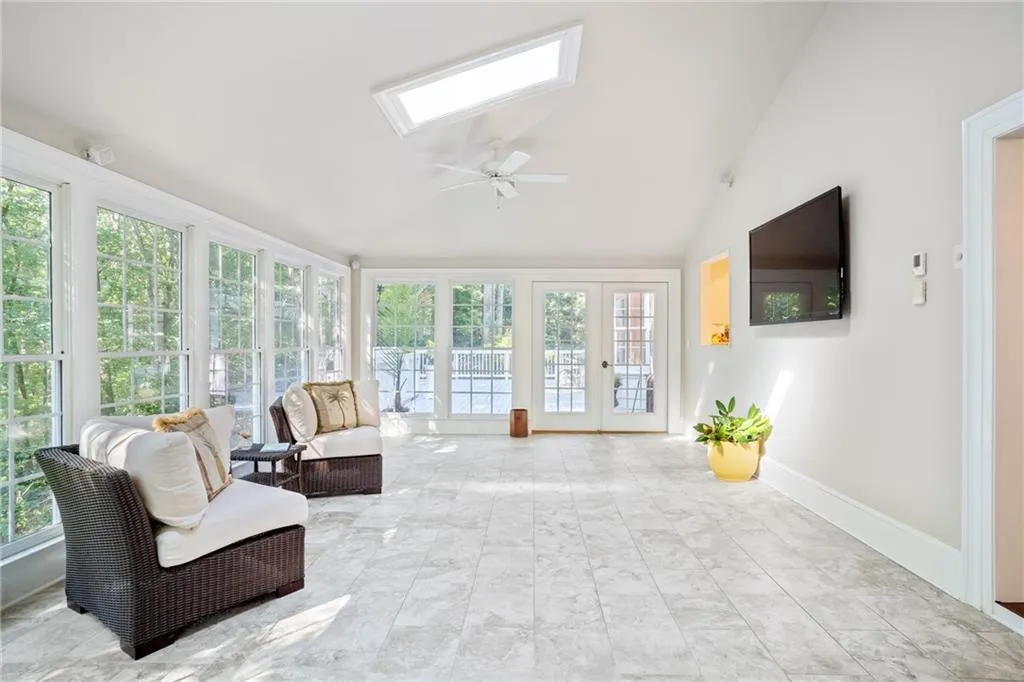 755 River Gate Drive, Sandy Springs, Georgia 30350, 4 Bedrooms Bedrooms, ,3 BathroomsBathrooms,Residential,Sold,755 River Gate Drive,6765569