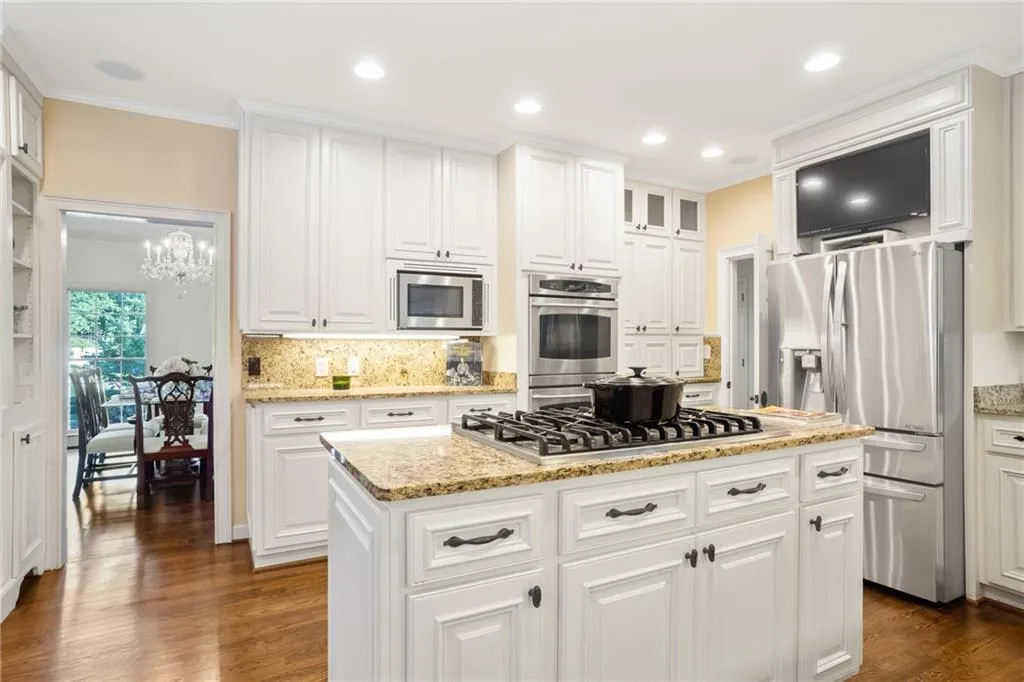 755 River Gate Drive, Sandy Springs, Georgia 30350, 4 Bedrooms Bedrooms, ,3 BathroomsBathrooms,Residential,Sold,755 River Gate Drive,6765569