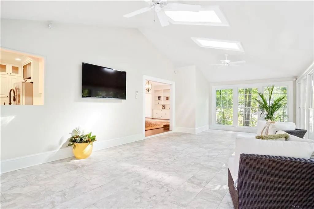 755 River Gate Drive, Sandy Springs, Georgia 30350, 4 Bedrooms Bedrooms, ,3 BathroomsBathrooms,Residential,Sold,755 River Gate Drive,6765569