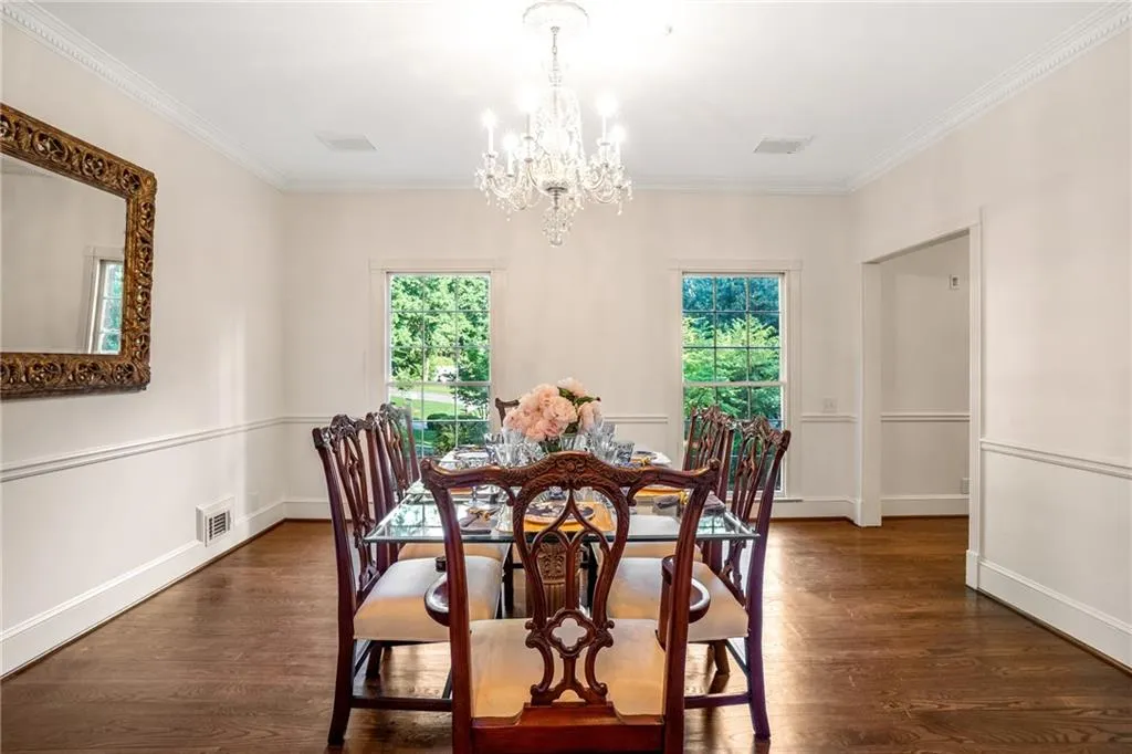 755 River Gate Drive, Sandy Springs, Georgia 30350, 4 Bedrooms Bedrooms, ,3 BathroomsBathrooms,Residential,Sold,755 River Gate Drive,6765569