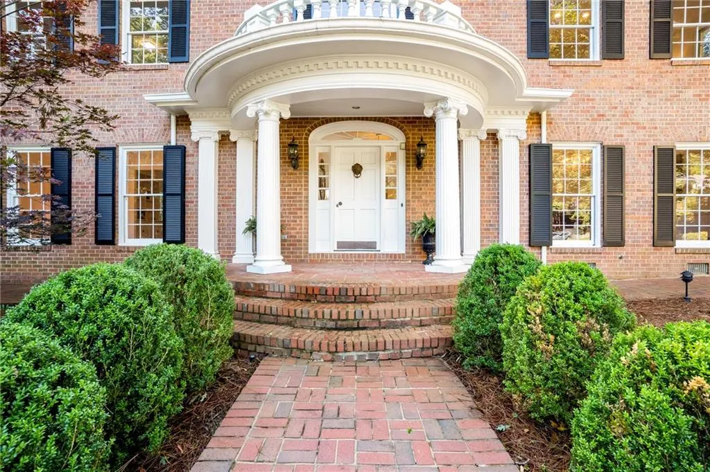 755 River Gate Drive, Sandy Springs, Georgia 30350, 4 Bedrooms Bedrooms, ,3 BathroomsBathrooms,Residential,Sold,755 River Gate Drive,6765569