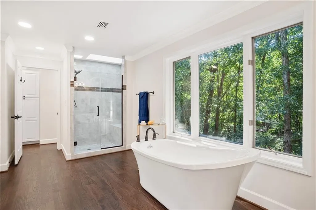 755 River Gate Drive, Sandy Springs, Georgia 30350, 4 Bedrooms Bedrooms, ,3 BathroomsBathrooms,Residential,Sold,755 River Gate Drive,6765569