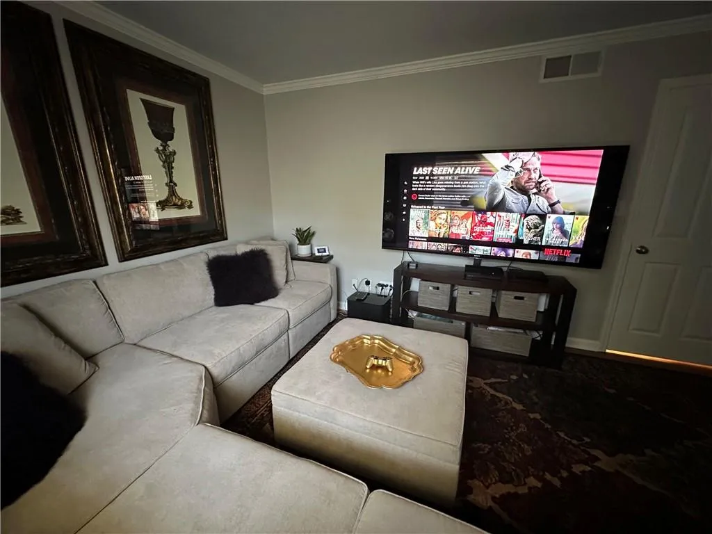 6940 Roswell Road Unit 7a, Atlanta, Georgia 30328, 3 Bedrooms Bedrooms, ,1 BathroomBathrooms,Residential,Sold,6940 Roswell Road Unit 7a,7116378