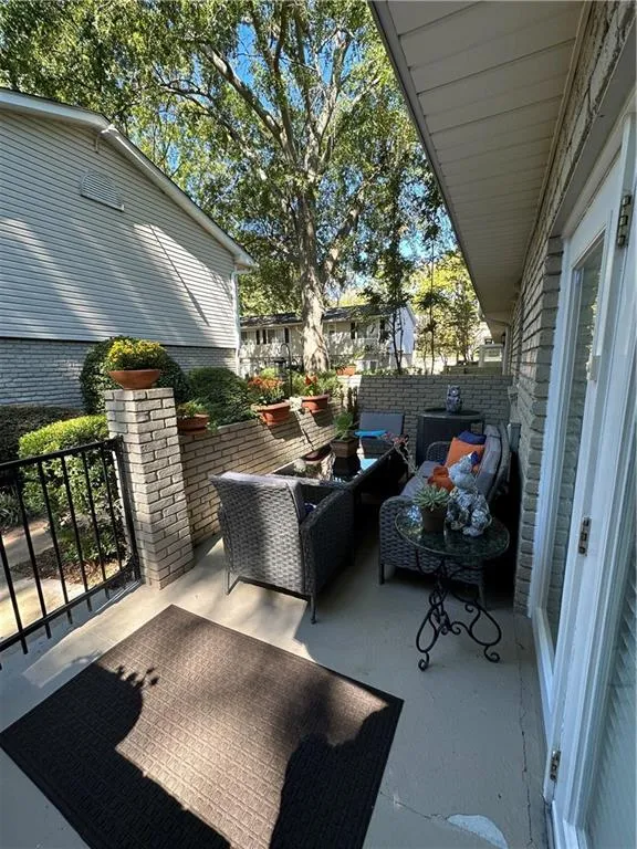 6940 Roswell Road Unit 7a, Atlanta, Georgia 30328, 3 Bedrooms Bedrooms, ,1 BathroomBathrooms,Residential,Sold,6940 Roswell Road Unit 7a,7116378