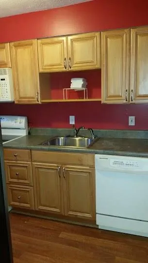 6700 Roswell Road Unit 2b, Sandy Springs, Georgia 30328, 3 Bedrooms Bedrooms, ,2 BathroomsBathrooms,Residential,Sold,6700 Roswell Road Unit 2b,5618876