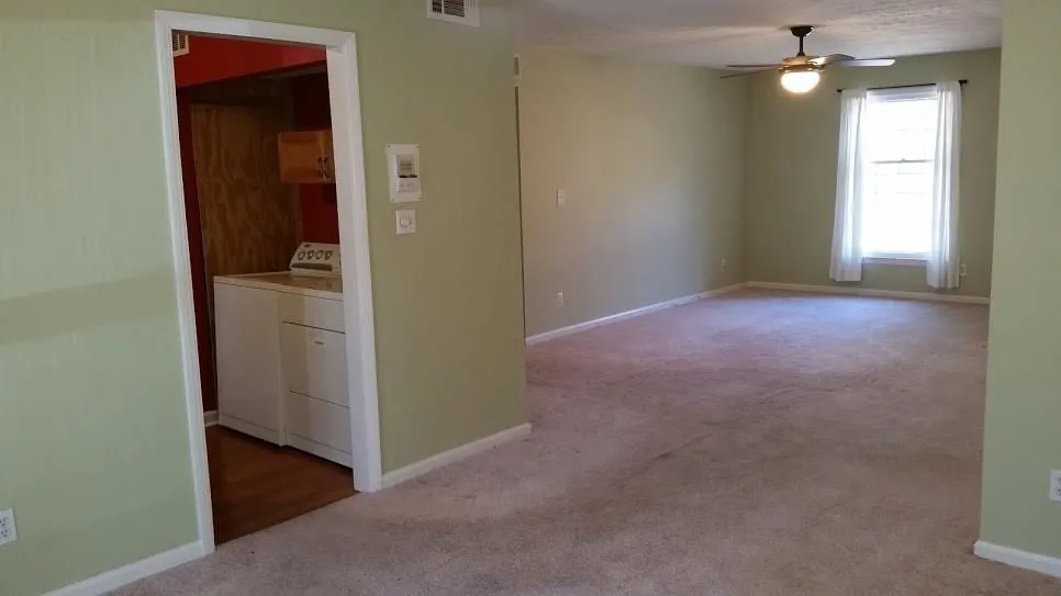 6700 Roswell Road Unit 2b, Sandy Springs, Georgia 30328, 3 Bedrooms Bedrooms, ,2 BathroomsBathrooms,Residential,Sold,6700 Roswell Road Unit 2b,5618876