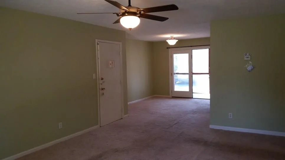6700 Roswell Road Unit 2b, Sandy Springs, Georgia 30328, 3 Bedrooms Bedrooms, ,2 BathroomsBathrooms,Residential,Sold,6700 Roswell Road Unit 2b,5618876