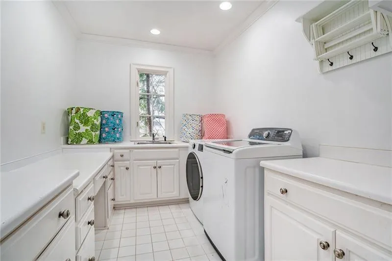 1225 West Wesley Road Nw, Atlanta, Georgia 30327, 5 Bedrooms Bedrooms, ,4 BathroomsBathrooms,Residential,For Sale,1225 West Wesley Road Nw,7649780